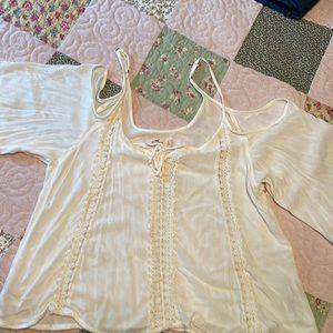 Hollister ladies off shoulder blouse